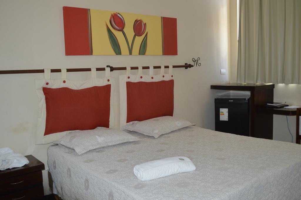 Hotel Monte Rey Montes Claros Værelse billede