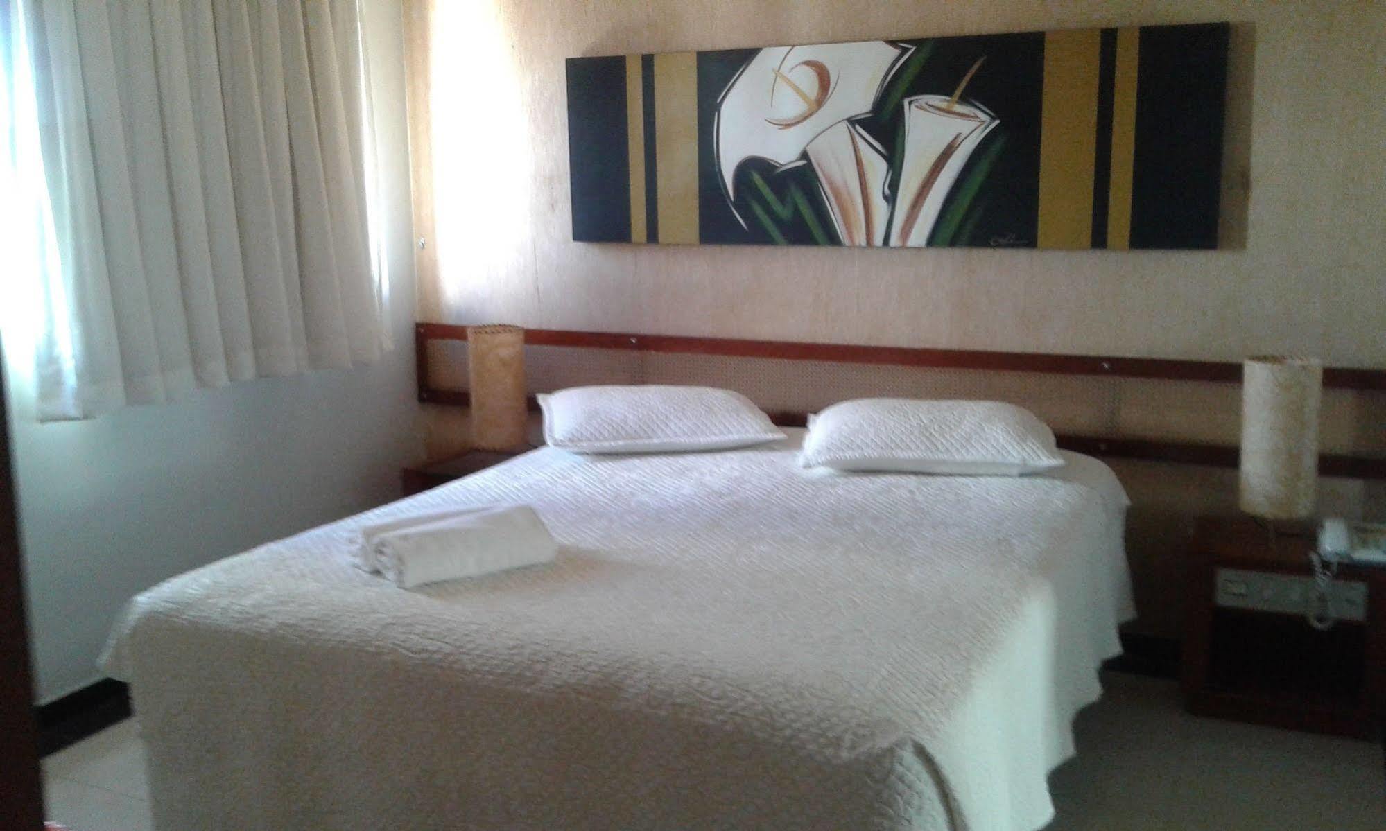 Hotel Monte Rey Montes Claros Eksteriør billede